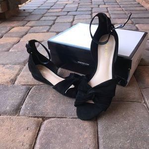 Nine West sandals 8m black with strap